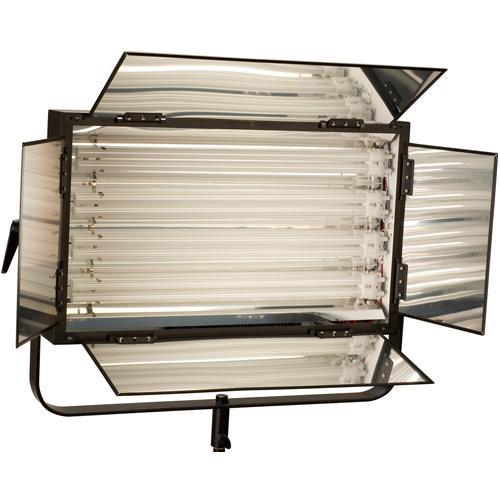 Smith-Victor FLO-220FLO-220 220W Dimmable Fluorescent 4-Lamp Bank with Barndoors