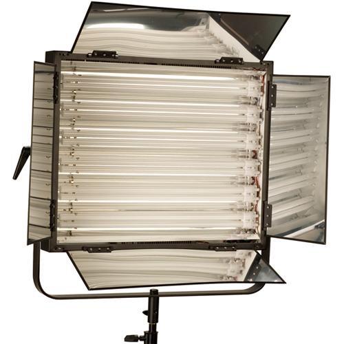 Smith-Victor FLO-330 FLO-330 330W Dimmable Fluorescent 6-Lamp Bank with Barndoors