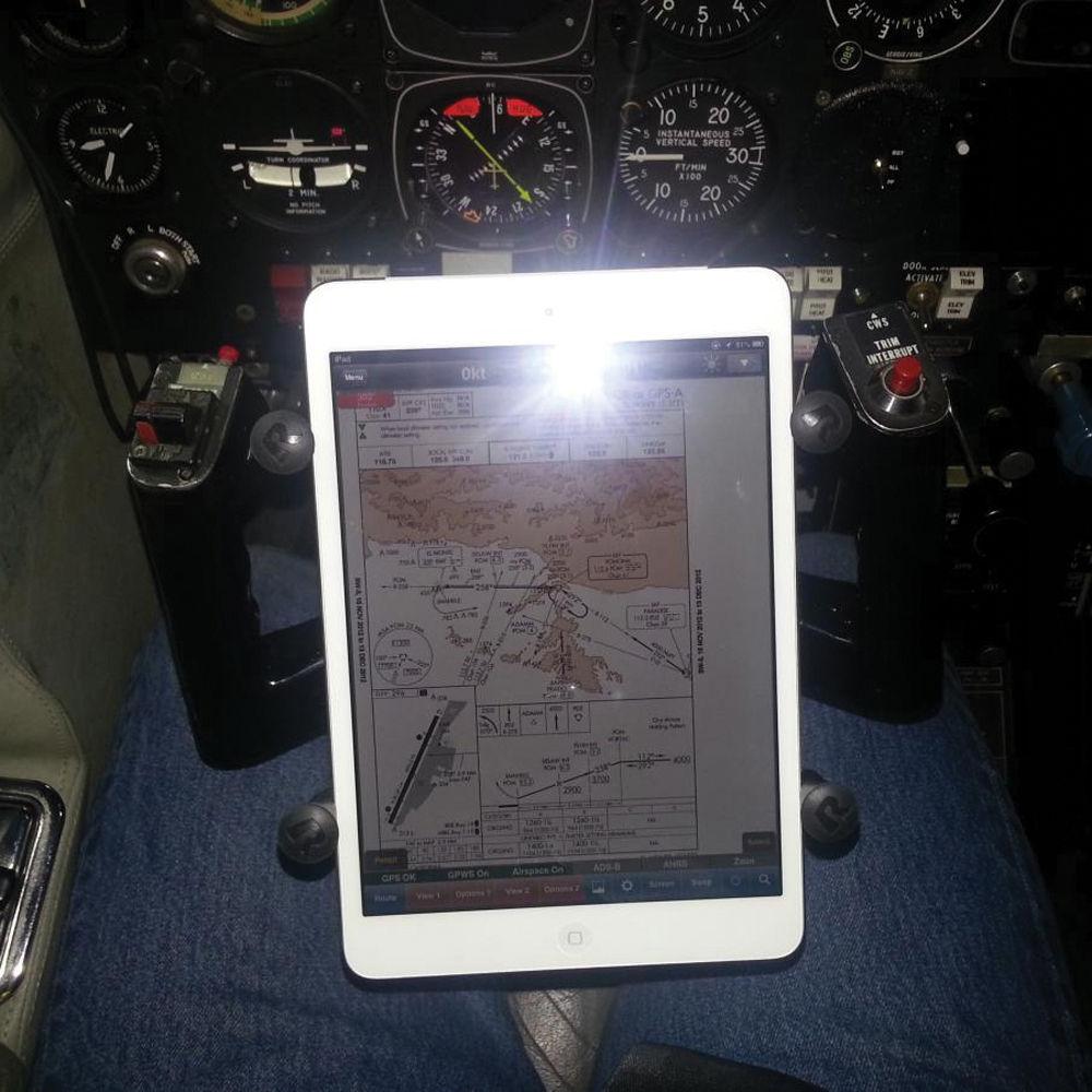 RAM MOUNTS Yoke Clamp Mount with Universal X-Grip II Holder for 7" Tablets