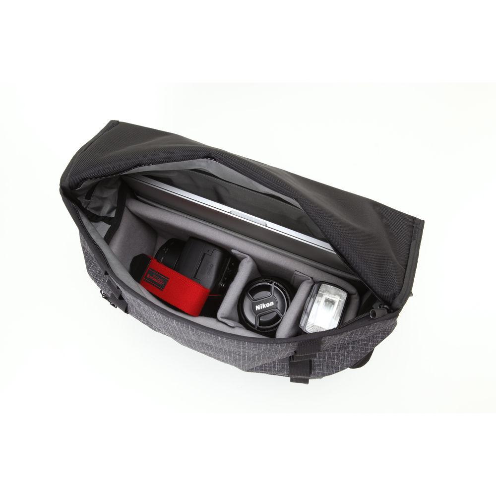 Artisan & Artist RDB-SD100 Camera Shoulder Bag