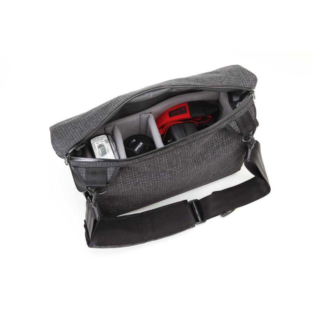 Artisan & Artist RDB-SD100 Camera Shoulder Bag