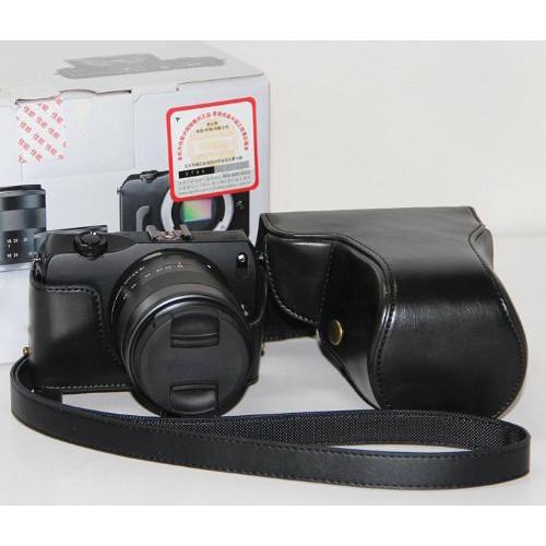 MegaGear Ever Ready Camera Case for Canon EOS M or M2