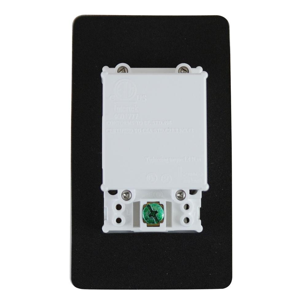 EZQuest 2-Outlet and 2-Port USB Plug n