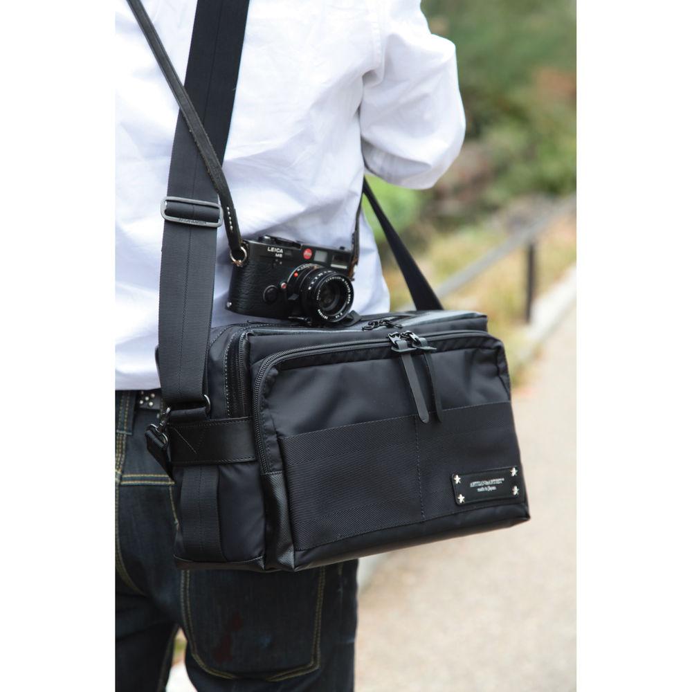 Artisan & Artist MCAM 1000 Camera Bag