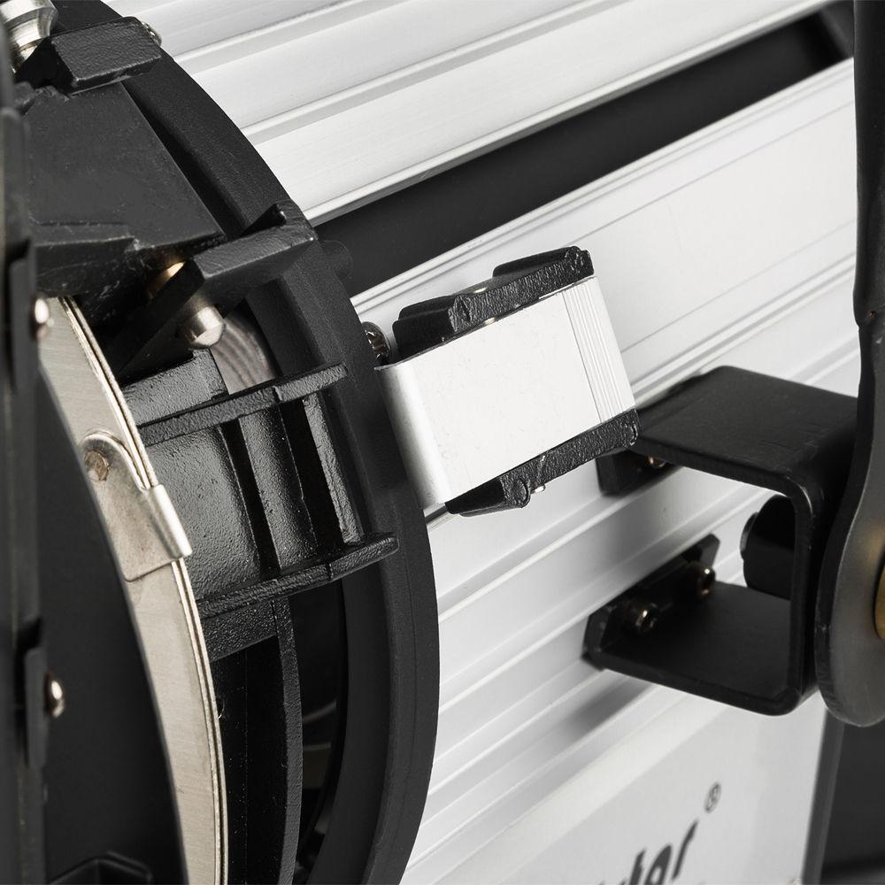 ikan Lightstar 2000-Watt Tungsten Fresnel Light