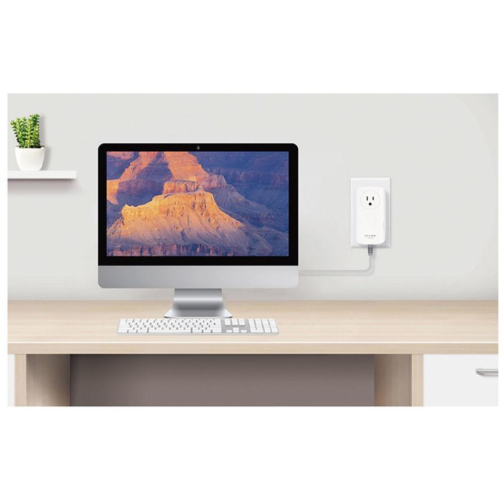 TP-Link TL-PA8010P KIT HomePlug-AV1200 Gigabit Passthrough Powerline Starter Kit
