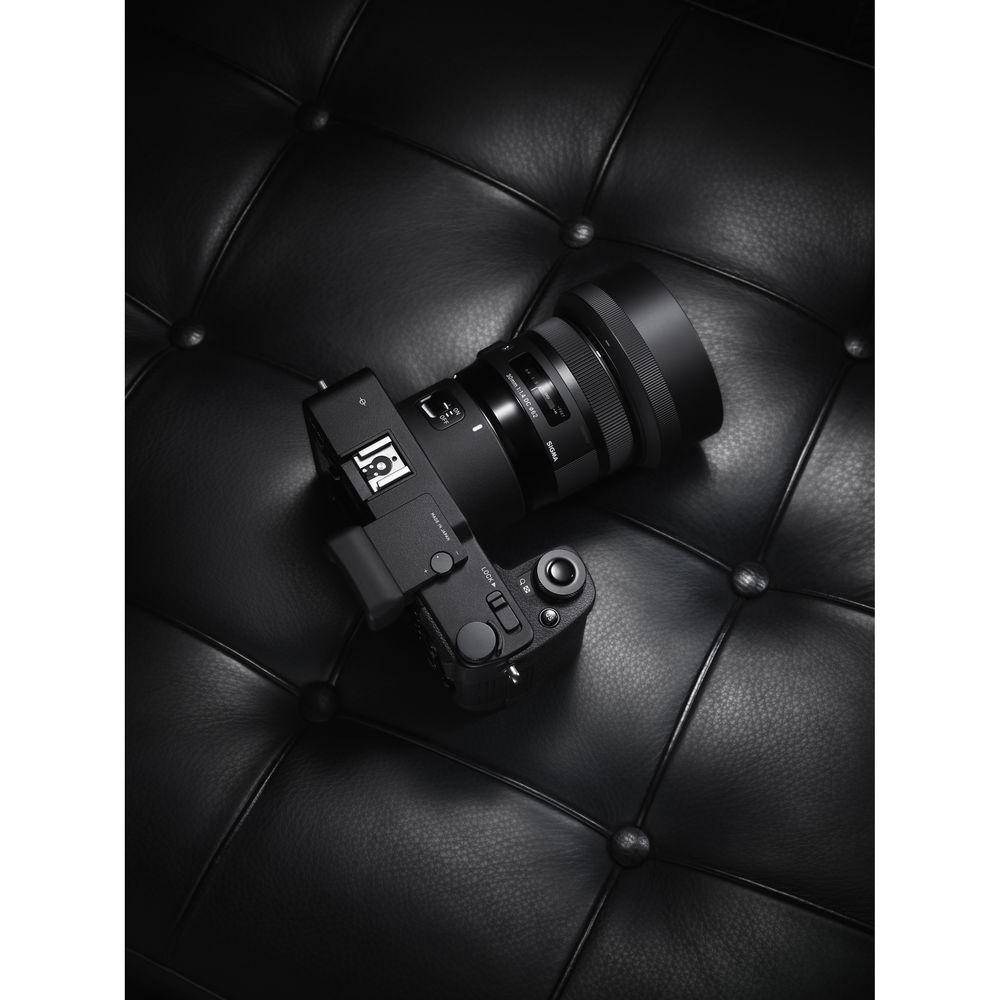 Sigma sd Quattro Mirrorless Digital Camera with 30mm f 1.4 Art Lens Kit
