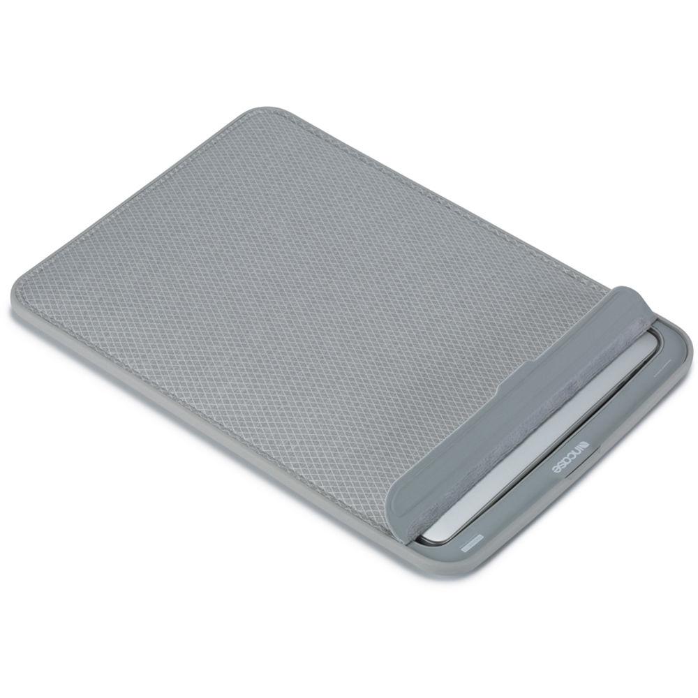 Incase Designs Corp ICON Sleeve with Diamond Ripstop for 15" MacBook Pro