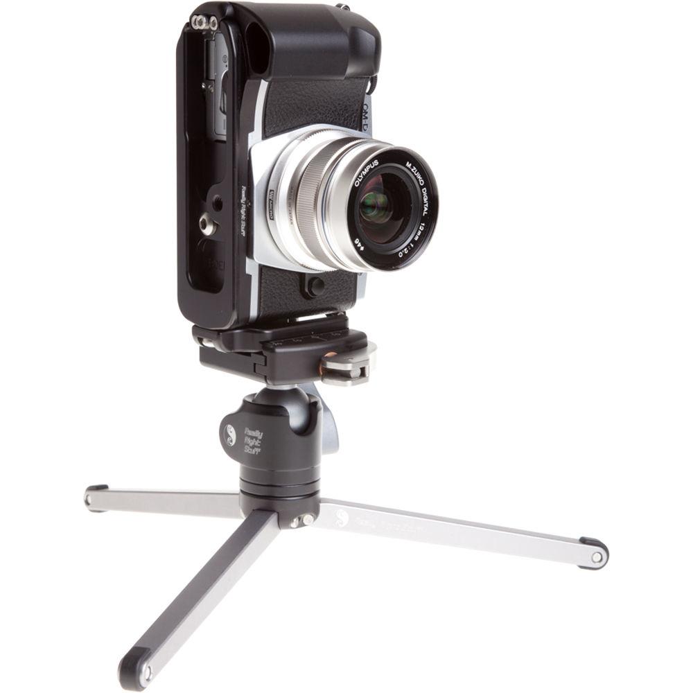 Really Right Stuff BOEM5 Set L-Plate and Grip for Olympus OM-D E-M5