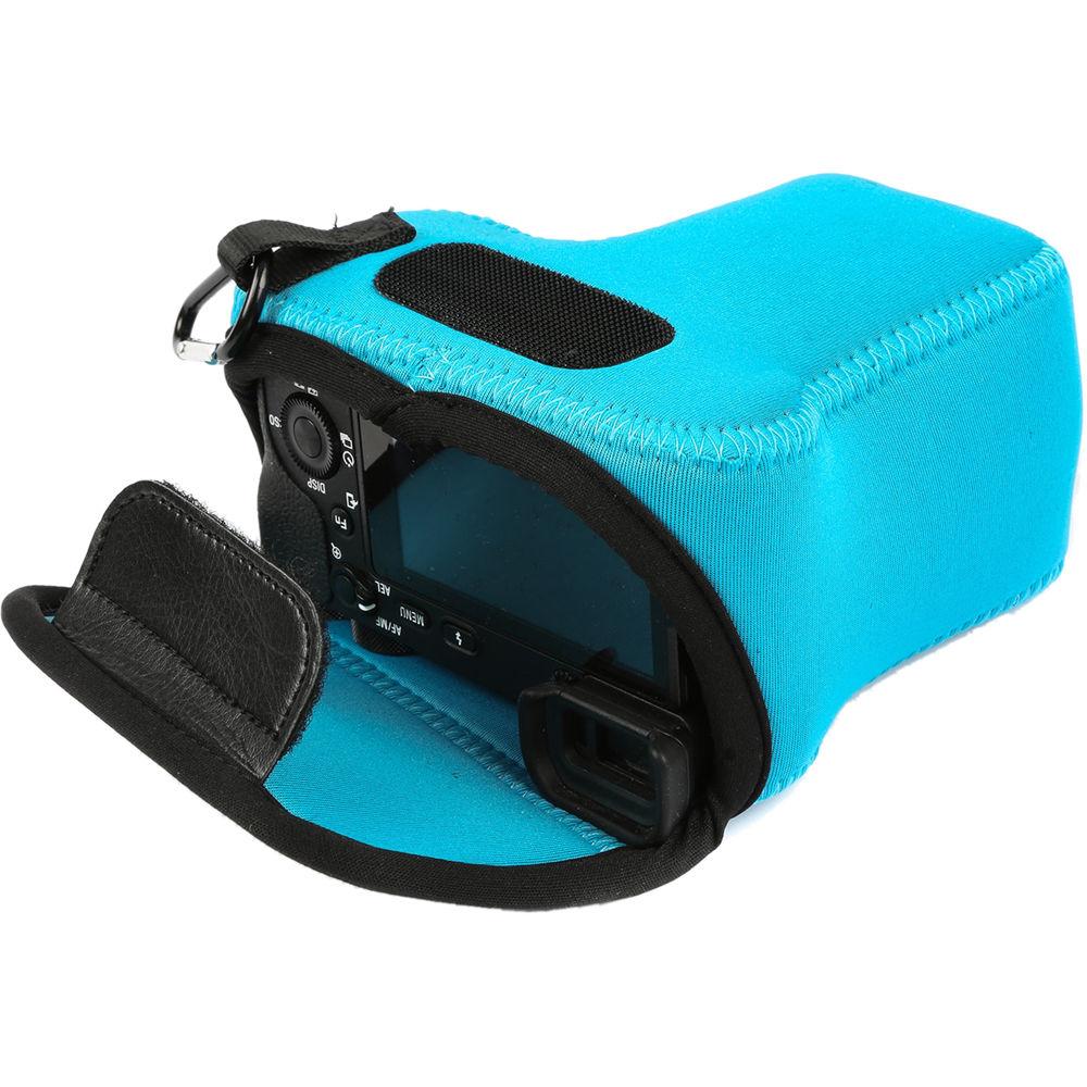 MegaGear MG1011 Ultra Light Neoprene Case with Carabiner for Sony a6500 with 16-70mm