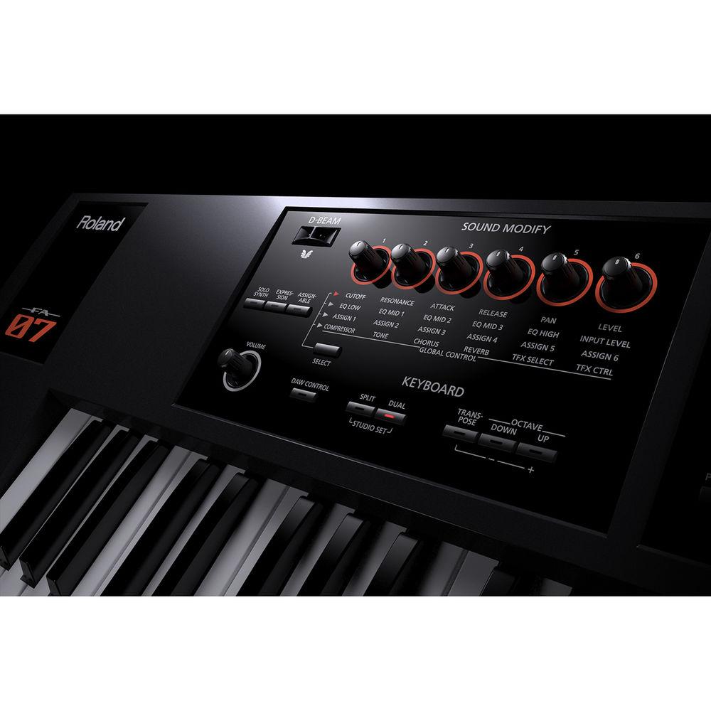 Roland FA-07 Music Workstation