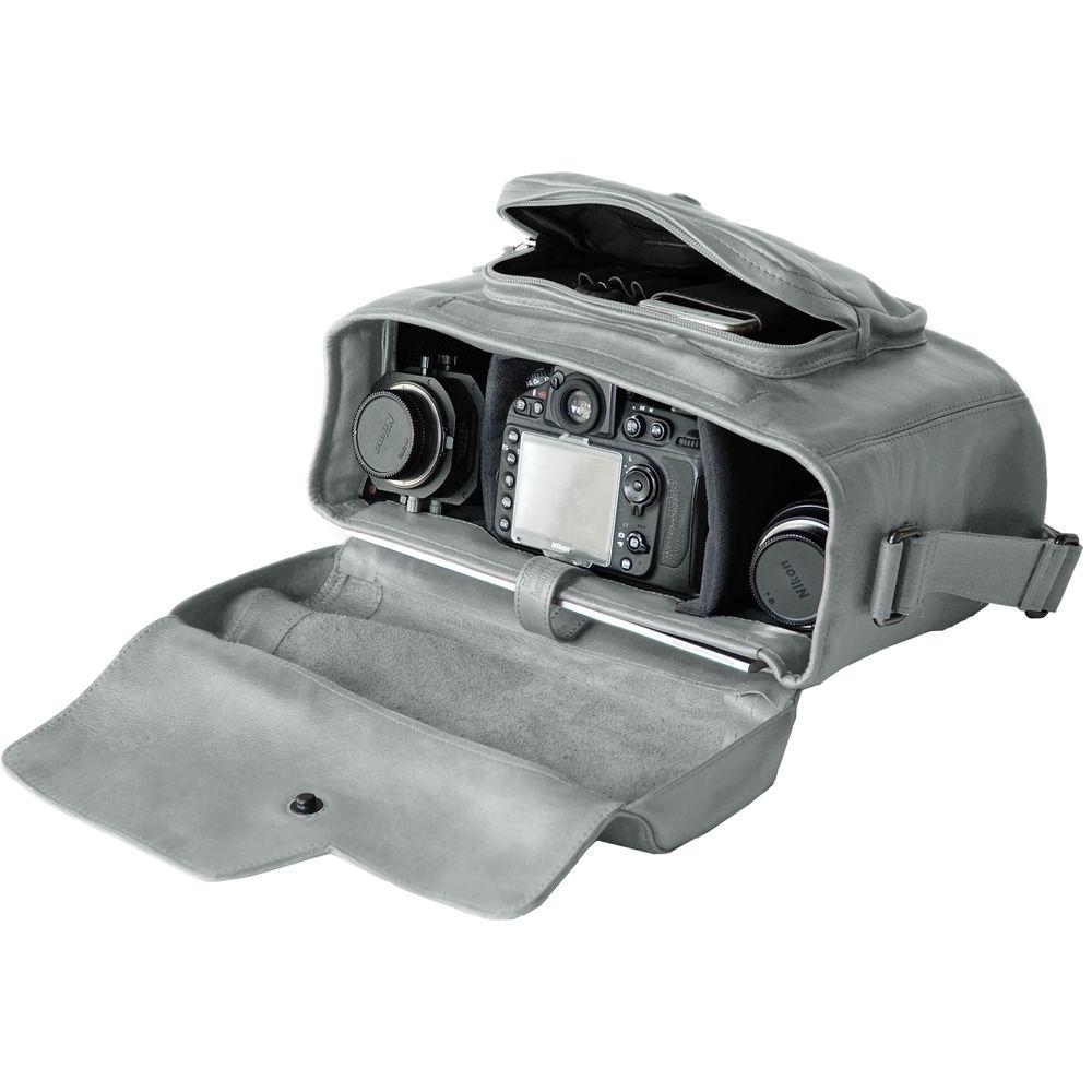 compagnon "the medium messenger" Leather Camera Bag