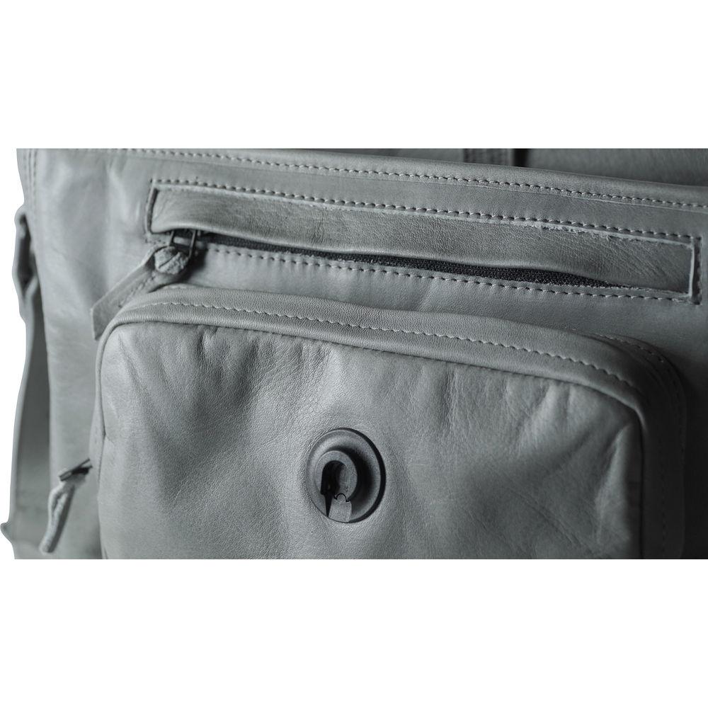 compagnon "the medium messenger" Leather Camera Bag