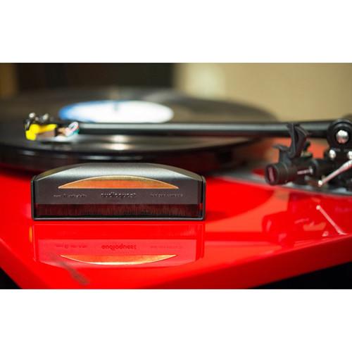 AudioQuest Anti-Static Conductive Carbon Fiber Brush for Vinyl Records