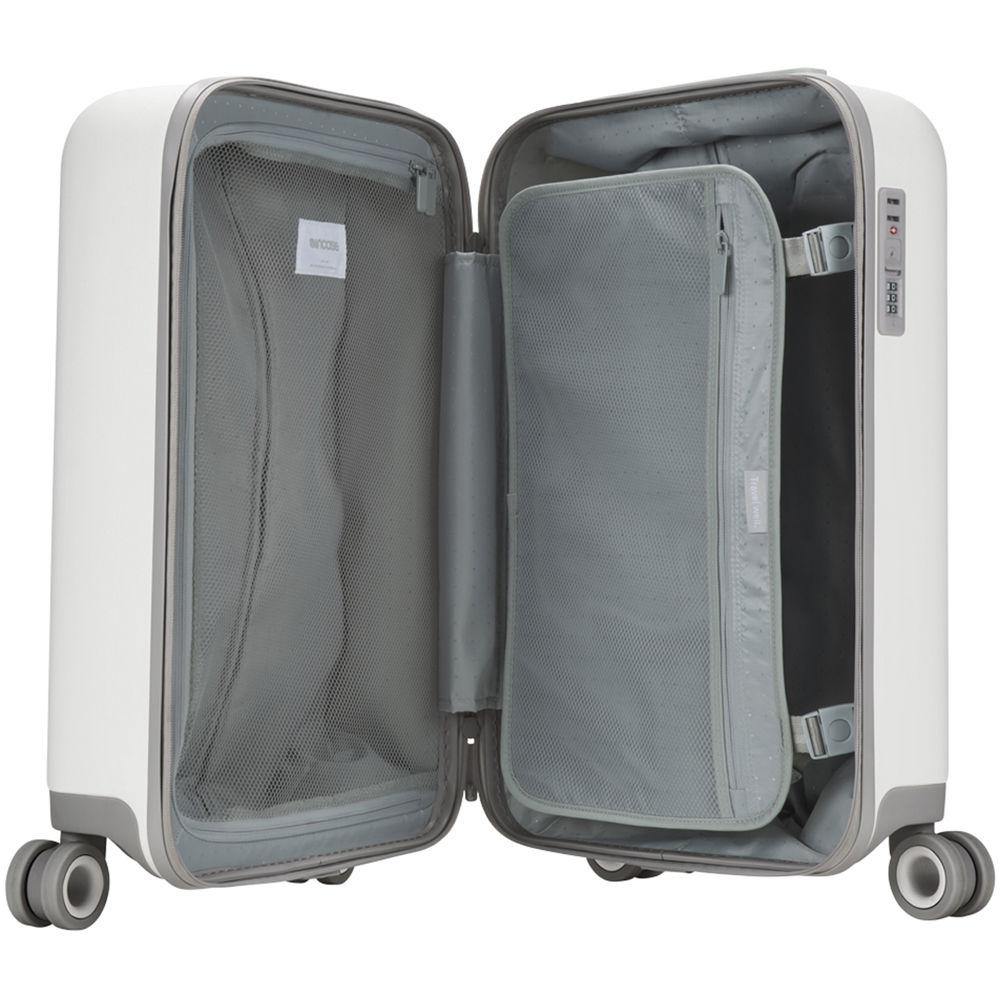 Incase Designs Corp NoviConnected 4-Wheel Travel Roller with USB-C Power
