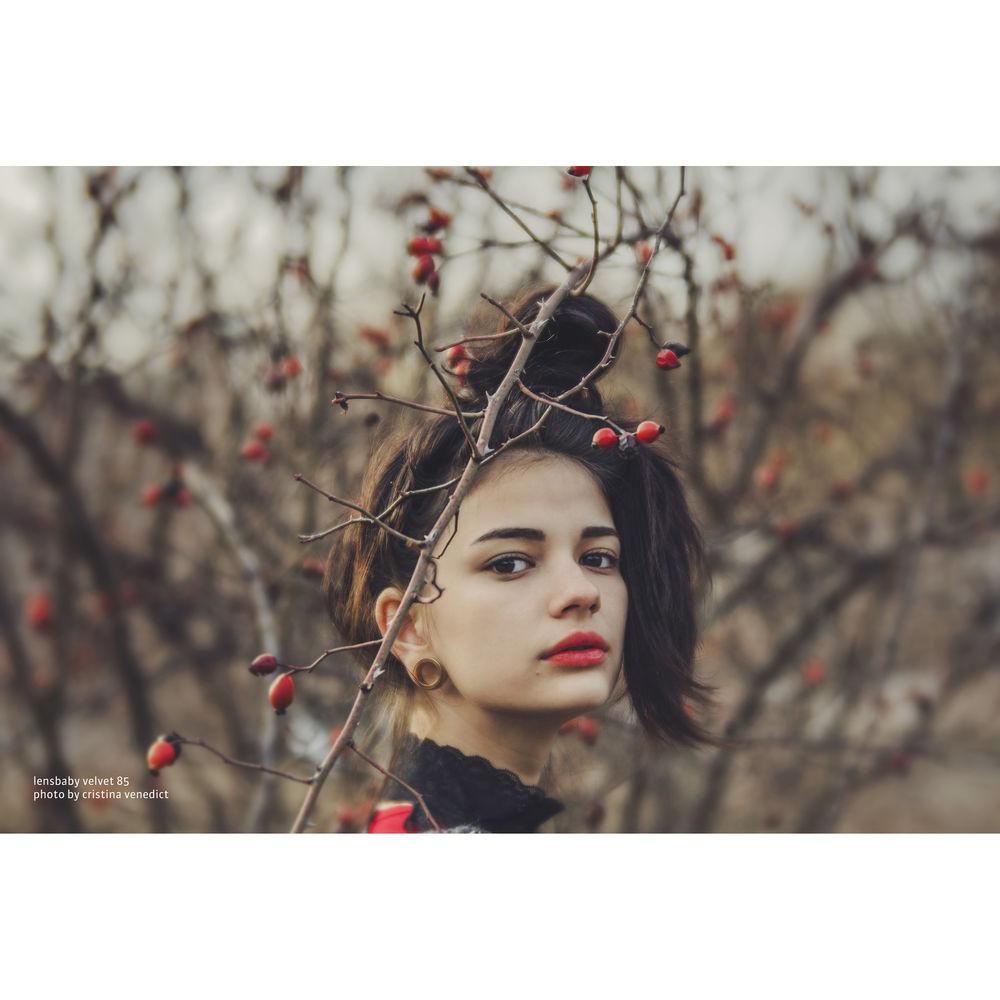 Lensbaby Velvet 85mm f 1.8 Lens for Canon EF