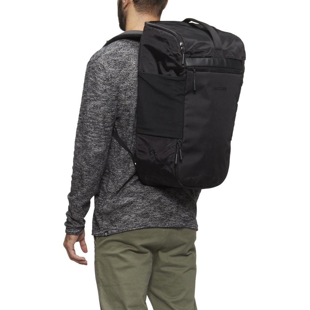 Incase Designs Corp Sport Field Bag Lite for Up to 15" MacBook iPad