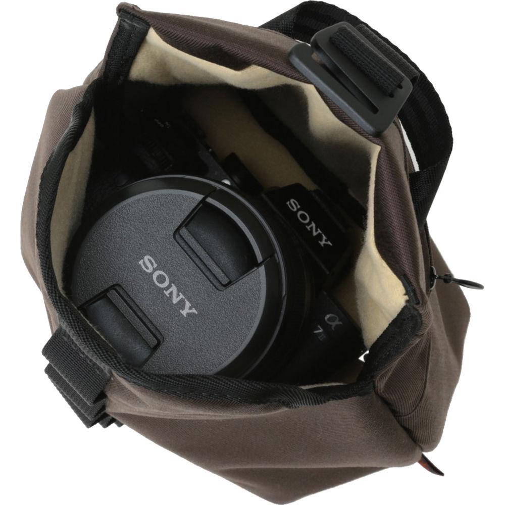 Red Label by Artisan & Artist Camera Pouch RDP-NY310