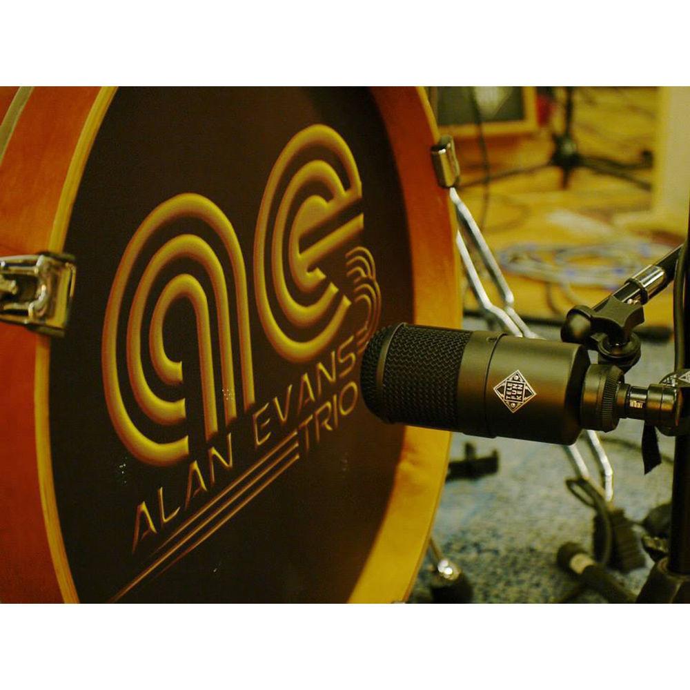 Telefunken M82-BP Cardioid Dynamic Kick-Drum Microphone with Shockmount & Boom Arm