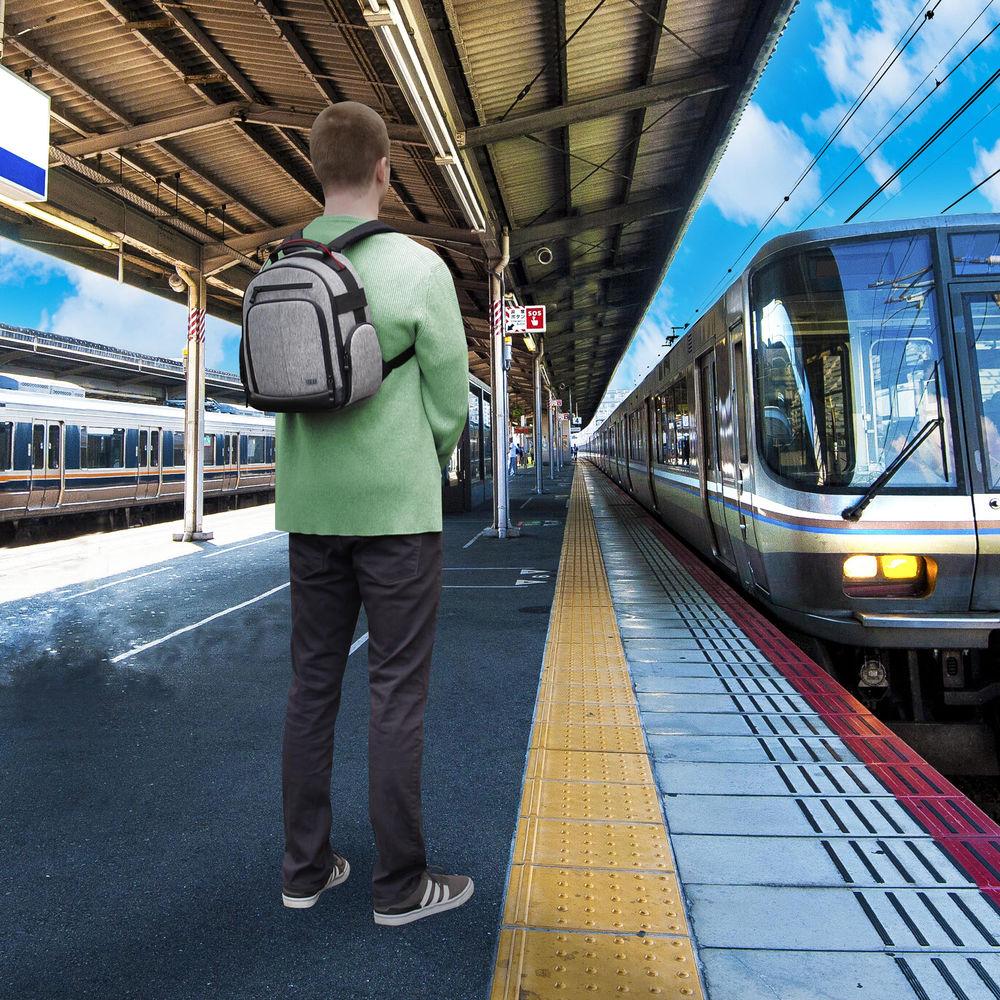 USA Gear U Series UBK DSLR Camera Backpack