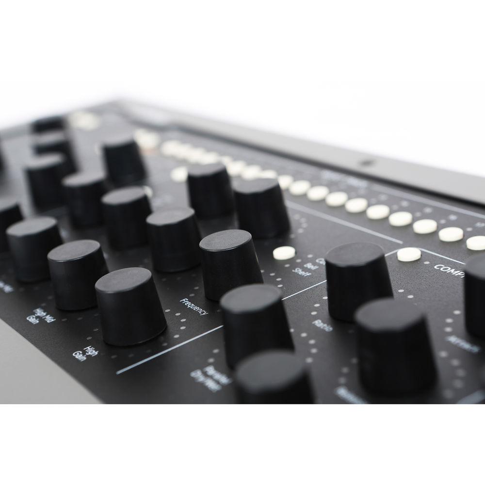 Softube Console 1 MKII Hardware and Software Mixer with Integrated UAD Control