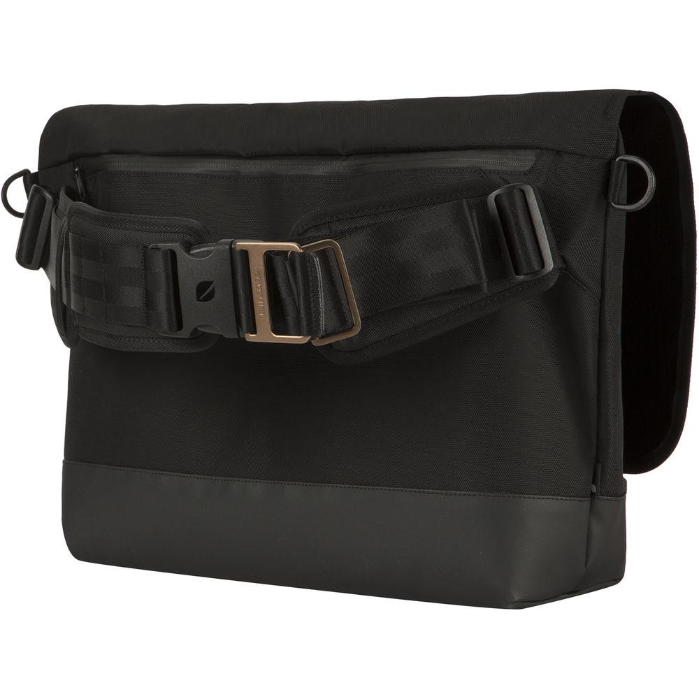 Incase Designs Corp Sport Messenger Bag