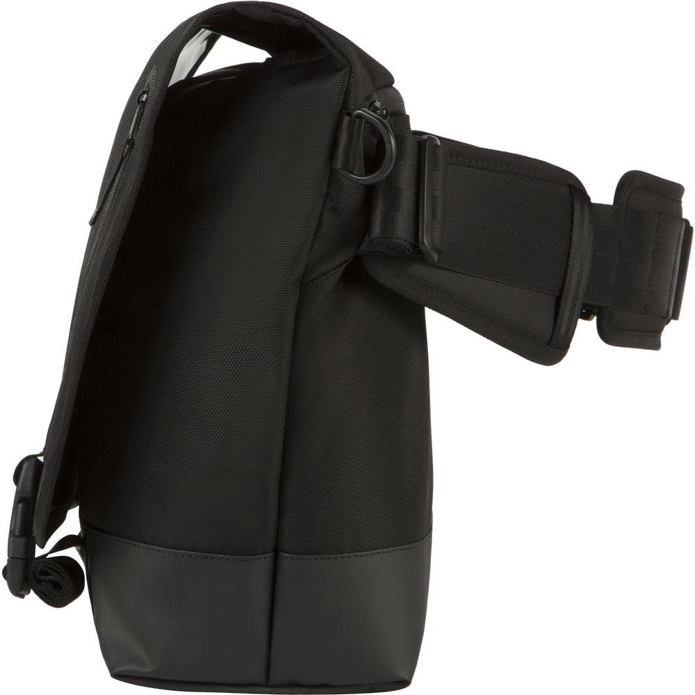 Incase Designs Corp Sport Messenger Bag