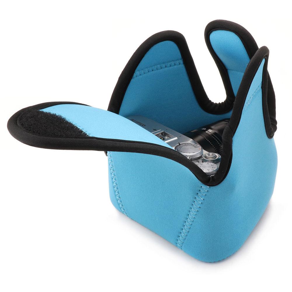 MegaGear Ultra-Light Neoprene Camera Case with Carabiner for Fujifilm X-E3