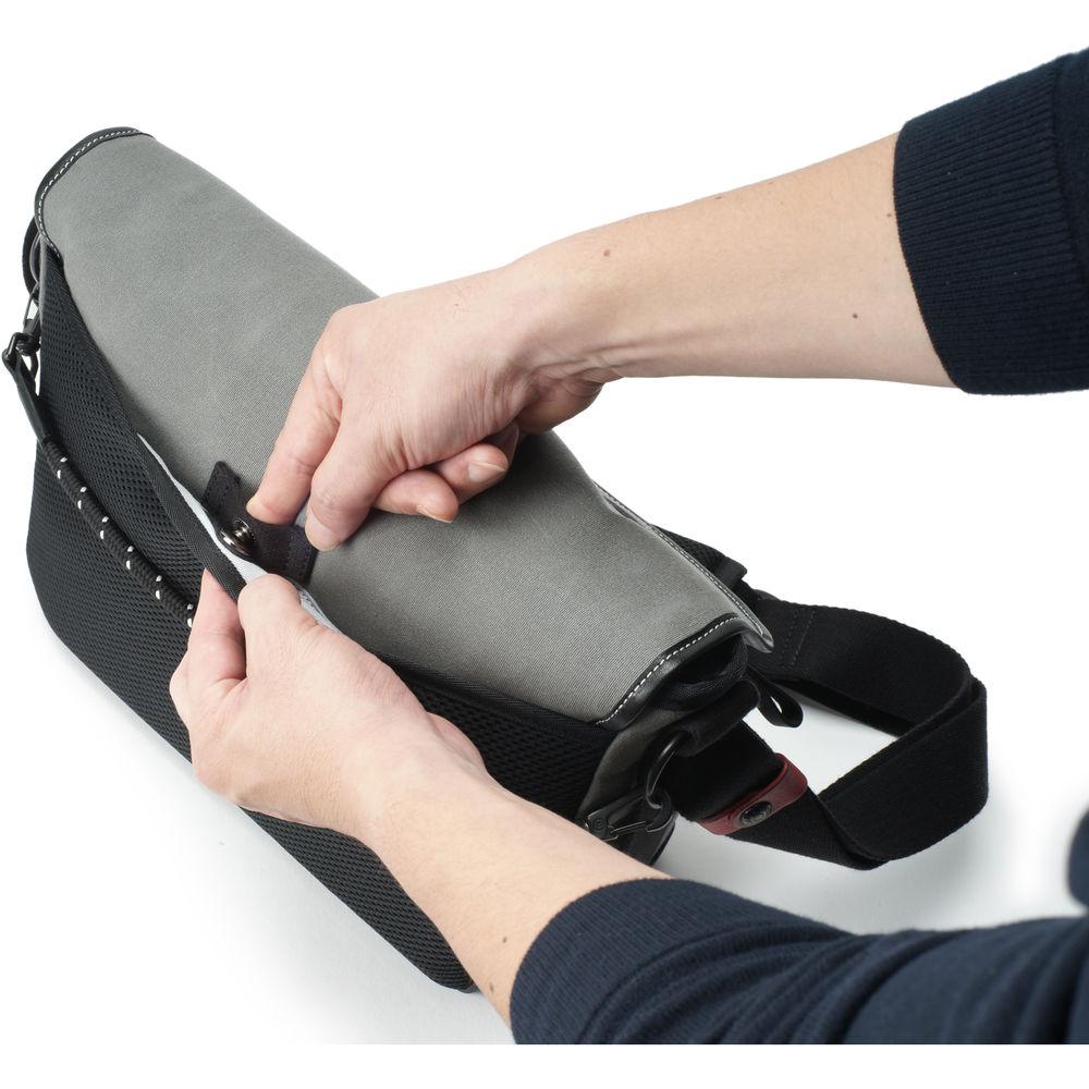 Artisan & Artist ACAM-9000 Camera Shoulder Bag