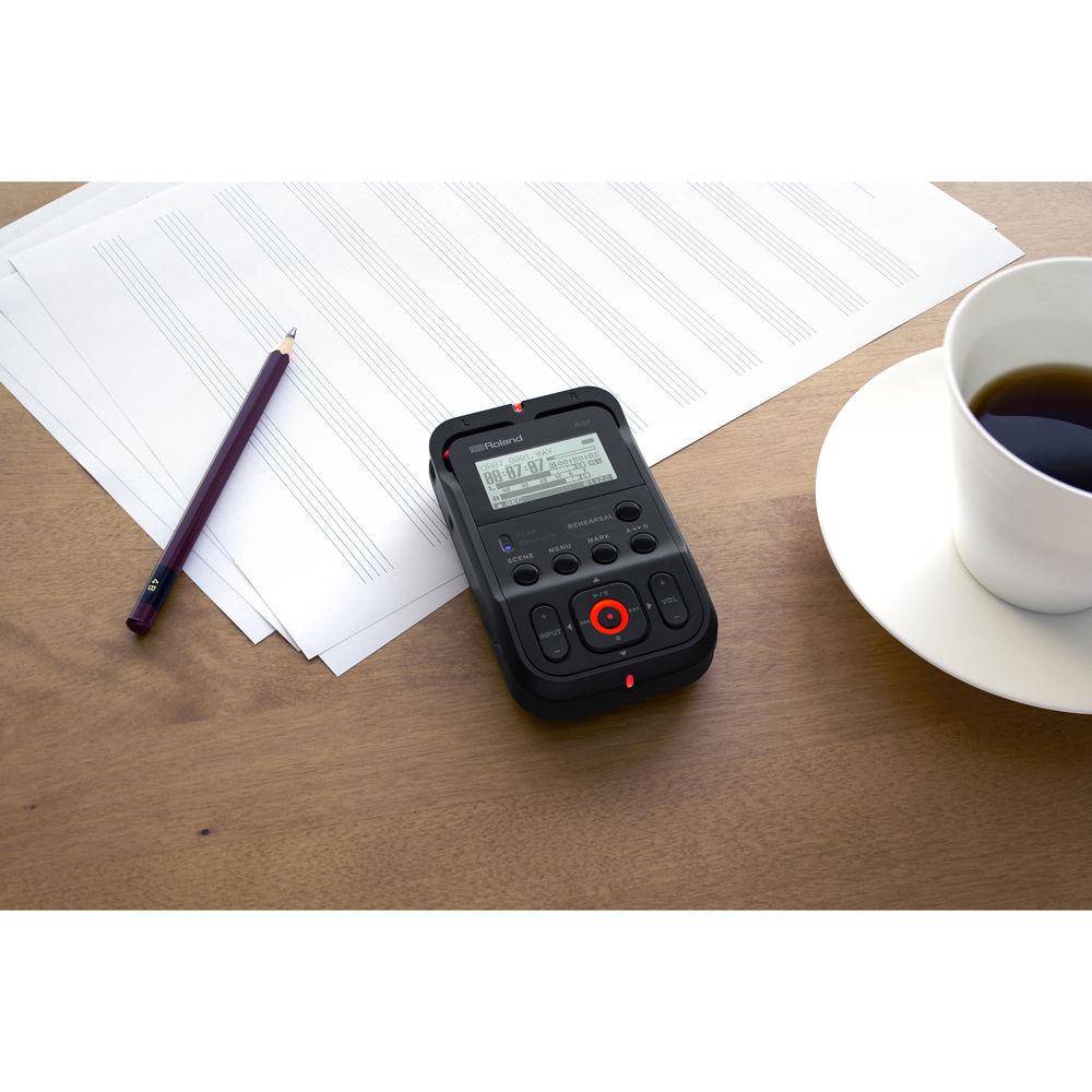 Roland R-07 Portable Audio Recorder