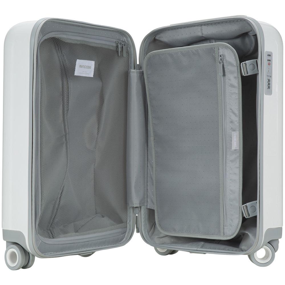 Incase Designs Corp NoviConnected 4-Wheel Travel Roller with USB-C Power