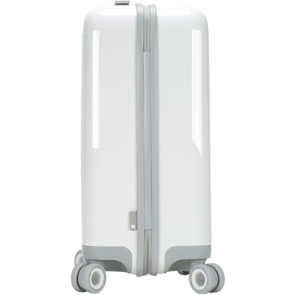 Incase Designs Corp NoviConnected 4-Wheel Travel Roller with USB-C Power