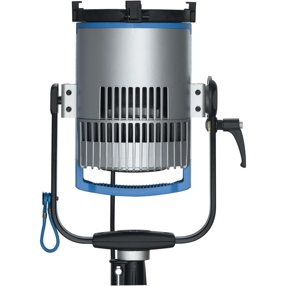 ARRI L7-C LE2 LED Fresnel with powerCON Cable