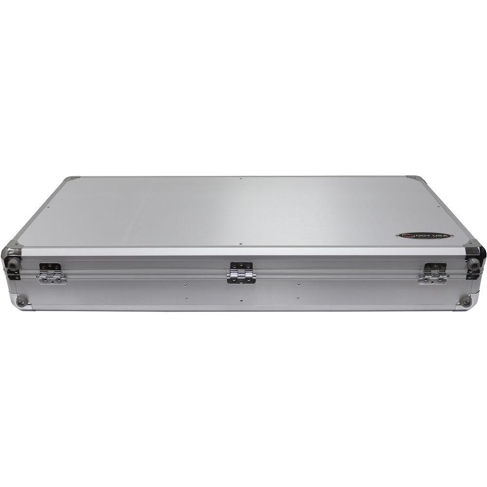 Odyssey Innovative Designs Krom Series DJ Coffin for 2 x Numark PT01 Scratch Turntables 10" DJ Mixer