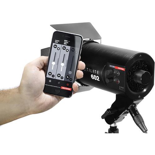 Kinotehnik Practilite 602 LED Bi-Color Fresnel 3-Light Kit with Case