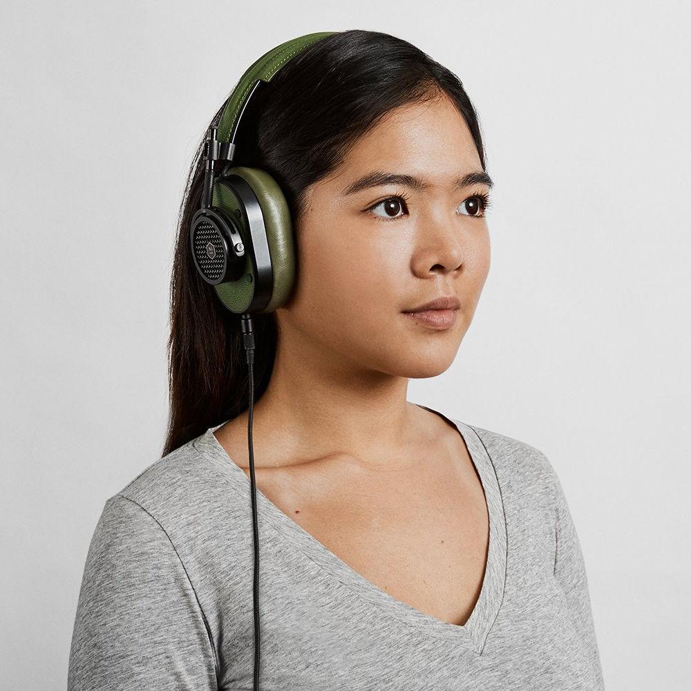 Master & Dynamic MH40 Over-Ear Headphones