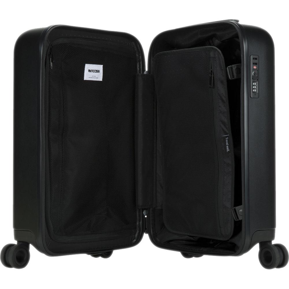 Incase Designs Corp NoviConnected 4-Wheel Travel Roller with USB-C Power