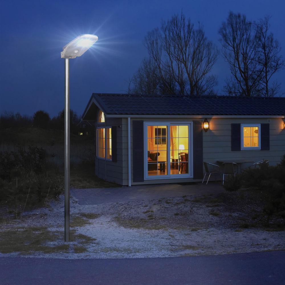 WAGAN 1000 Lumen Solar LED Floodlight with Remote Control