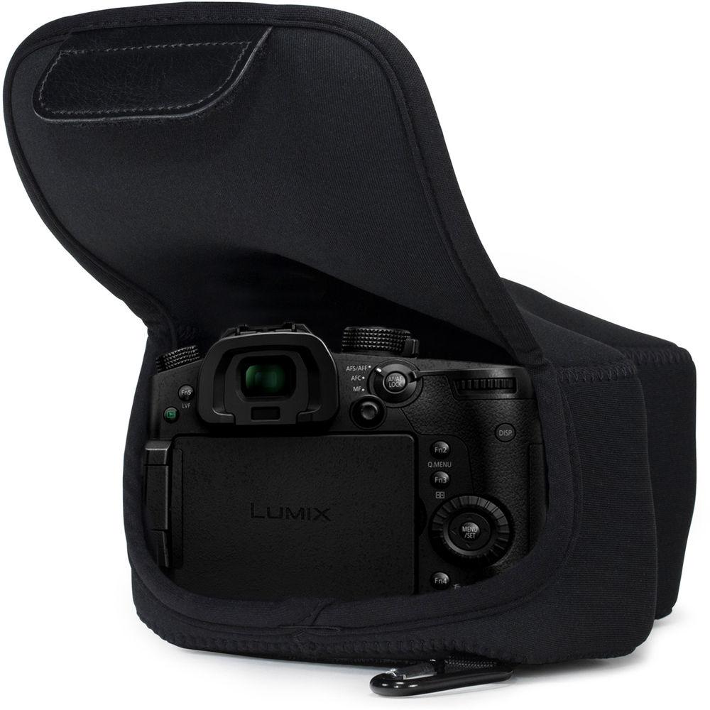 MegaGear Ultra-Light Neoprene Camera Case with Carabiner for Lumix DC-GH5 14-140mm