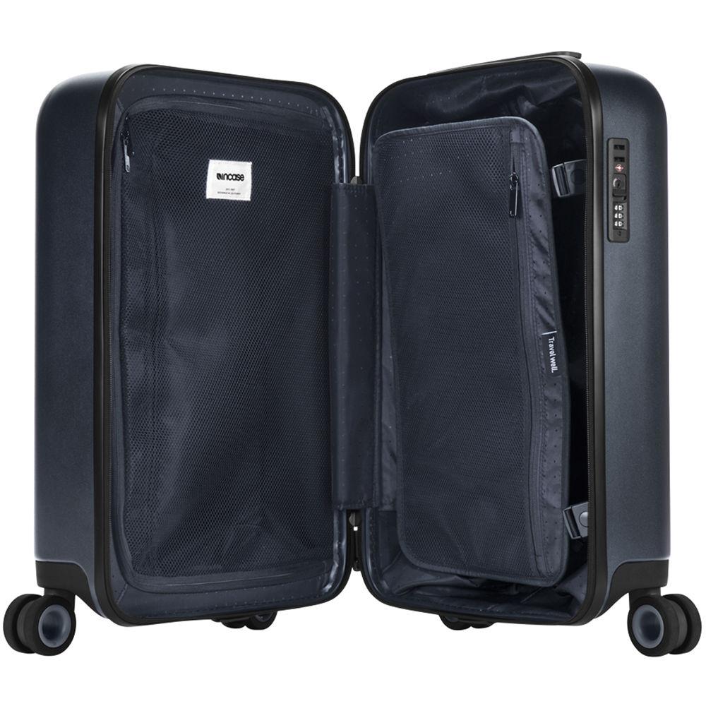 Incase Designs Corp NoviConnected 4-Wheel Travel Roller with USB-C Power