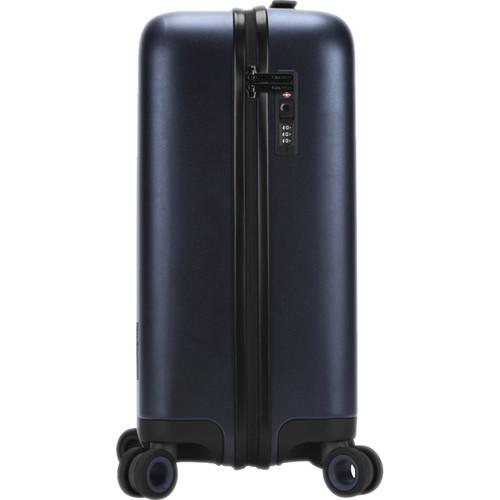 Incase Designs Corp NoviConnected 4-Wheel Travel Roller with USB-C Power