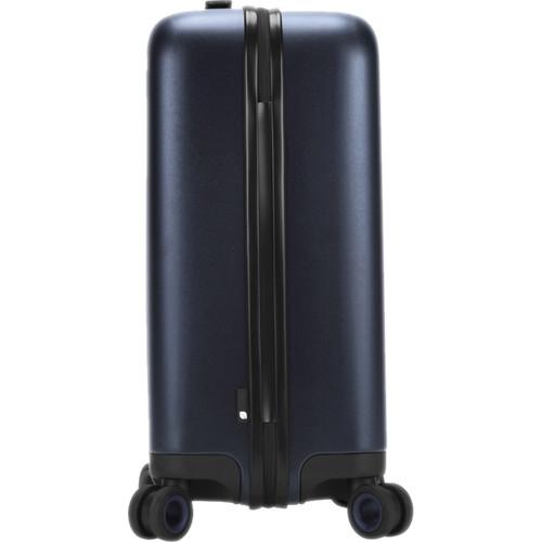 Incase Designs Corp NoviConnected 4-Wheel Travel Roller with USB-C Power