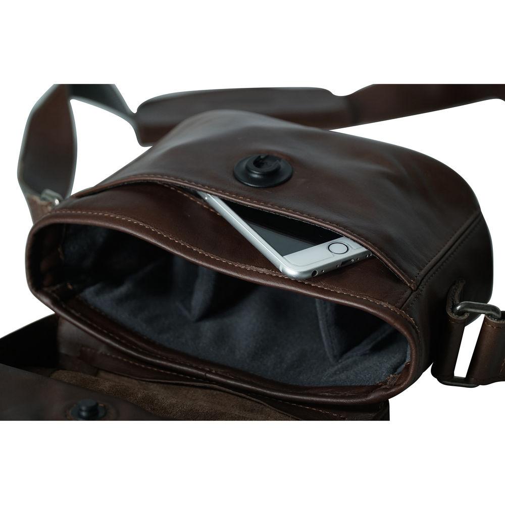 compagnon "The Nano Messenger" Leather Camera Bag