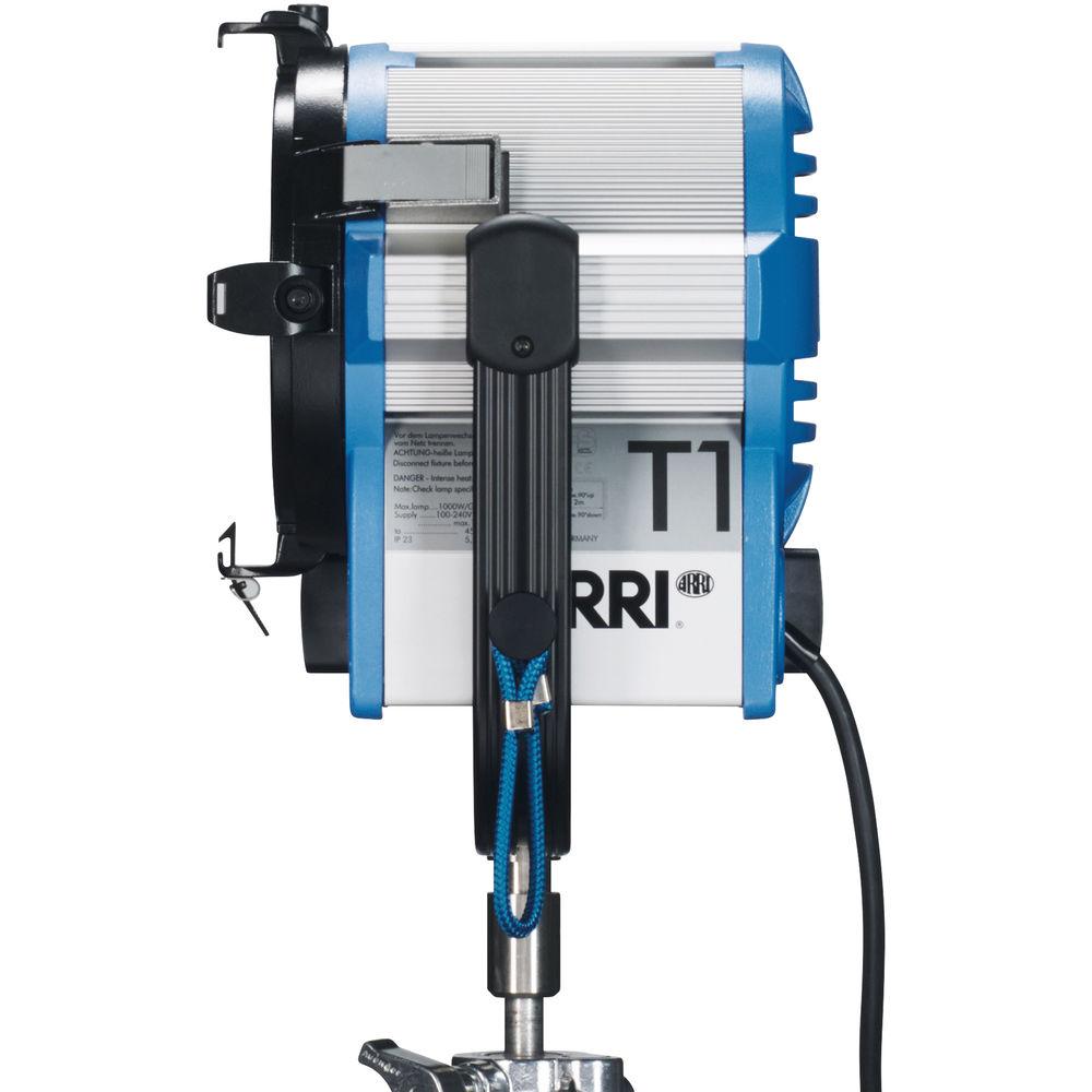 ARRI TRUE BLUE T1 1000W Pole Operated Fresnel Fixture