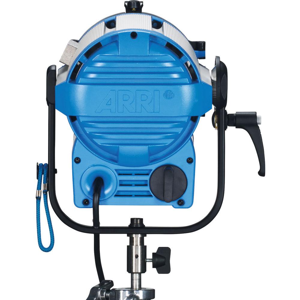 ARRI TRUE BLUE T1 1000W Pole Operated Fresnel Fixture
