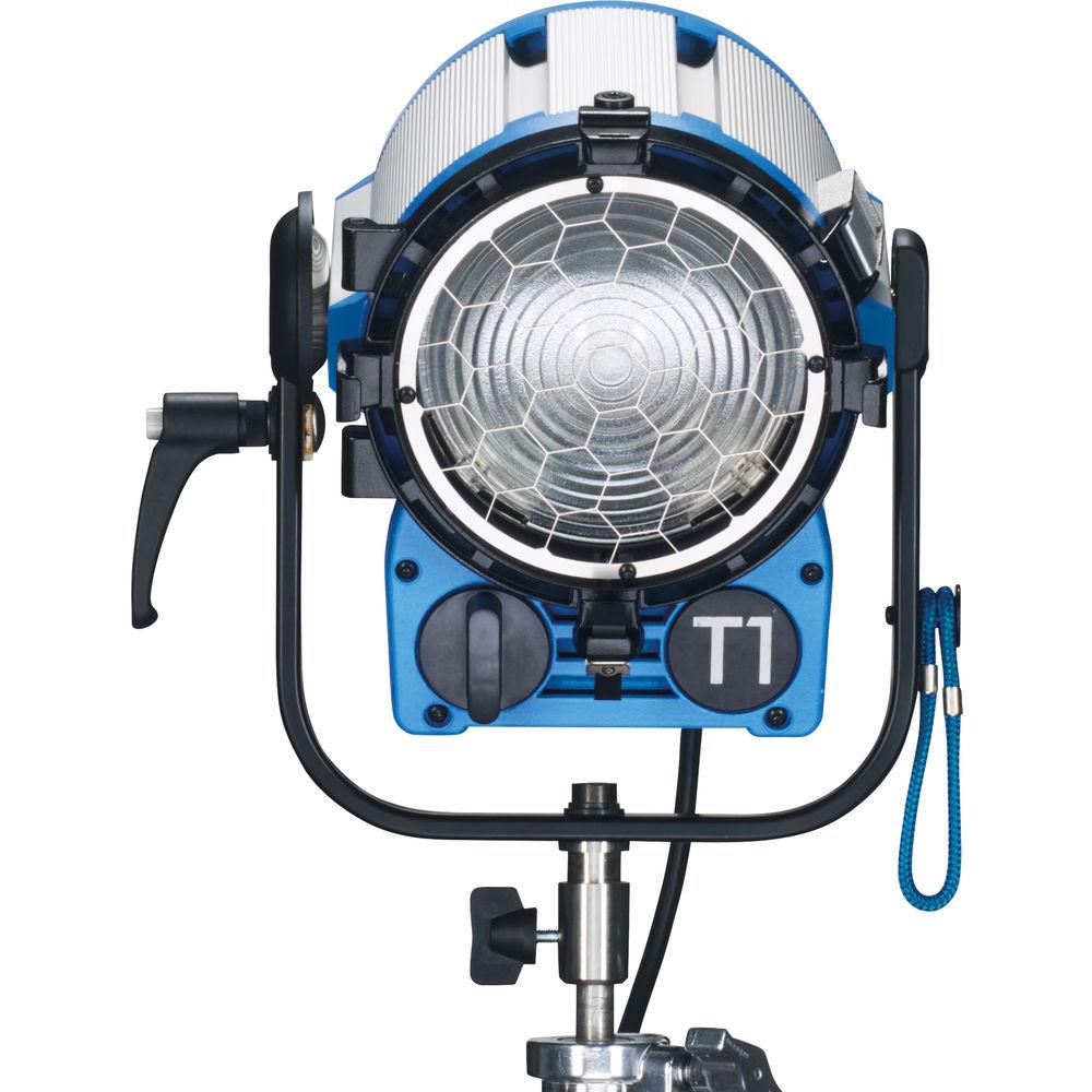 ARRI TRUE BLUE T1 1000W Pole Operated Fresnel Fixture