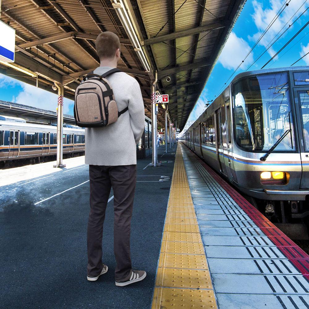 USA Gear U Series UBK DSLR Camera Backpack