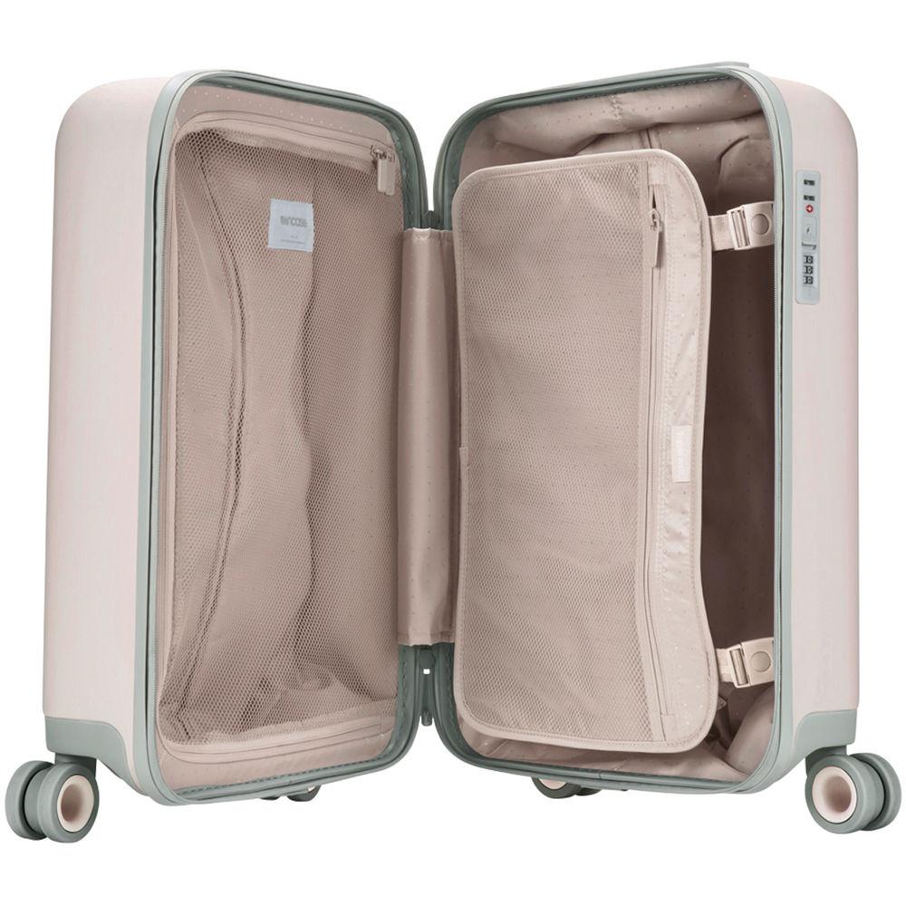 Incase Designs Corp NoviConnected 4-Wheel Travel Roller with USB-C Power