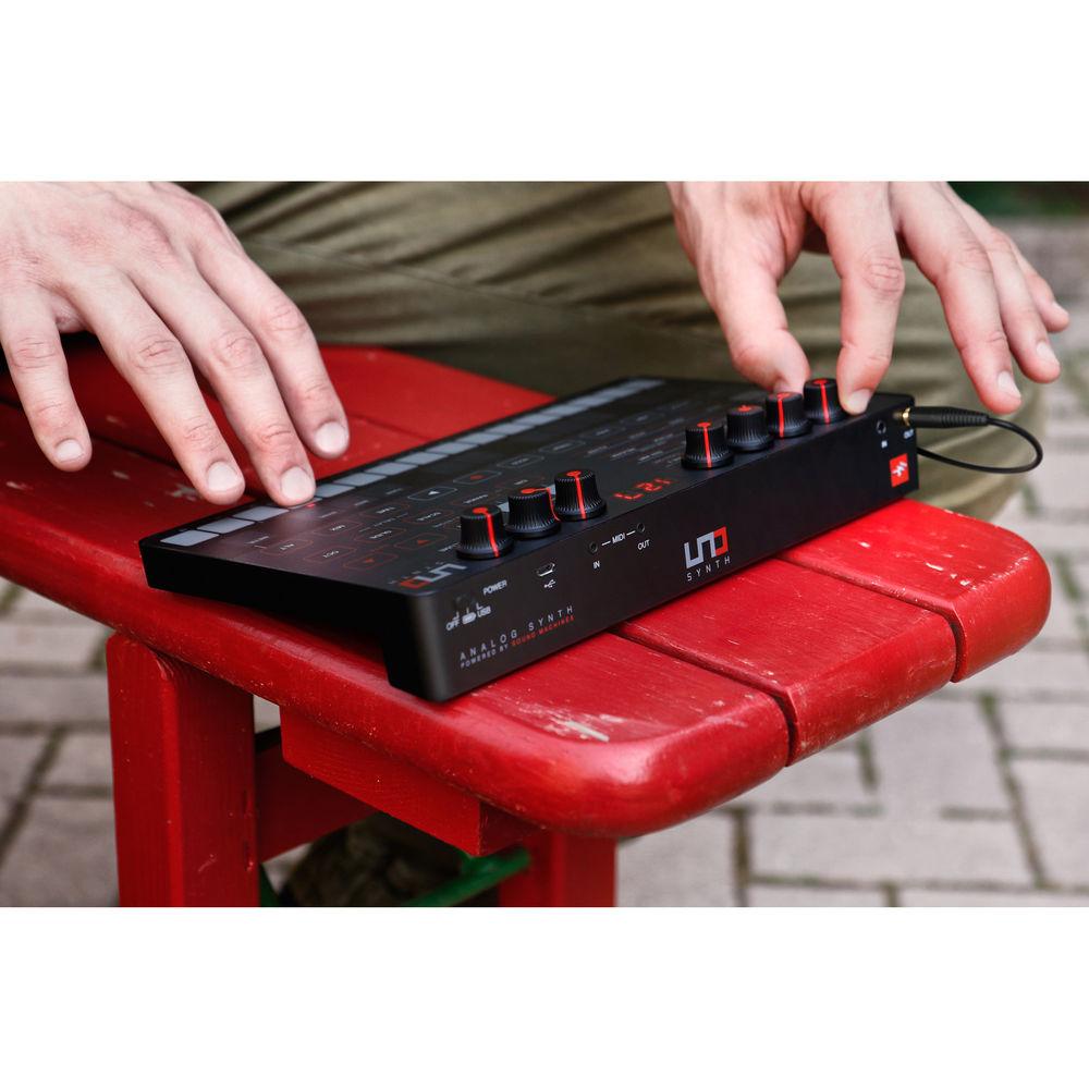 IK Multimedia UNO Synth Portable Monophonic Analog Synthesizer