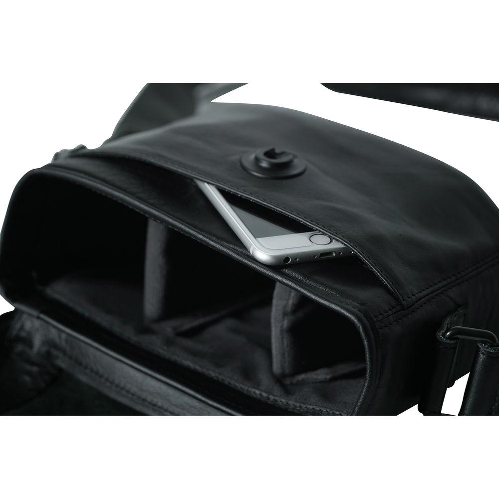 compagnon "The Nano Messenger" Leather Camera Bag